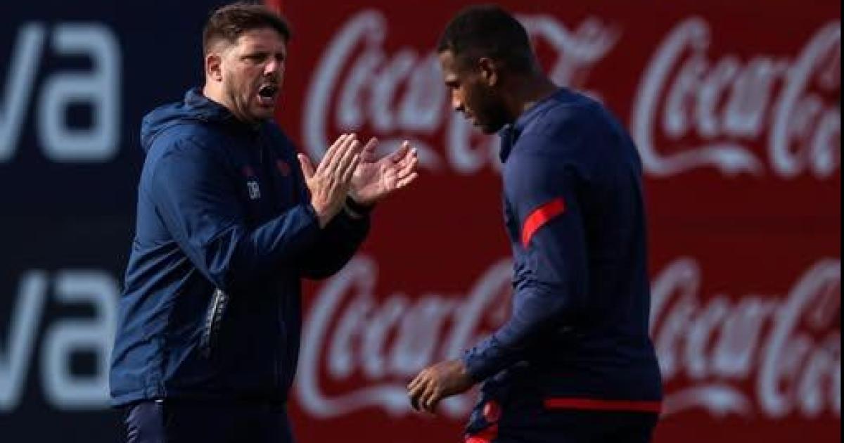 El Santo visita a Platens para ser uacutenico puntero