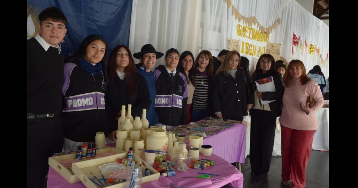 ENCUENTRO Docentes y alumnos mostraron las producciones de cada espacio curricular del establecimiento