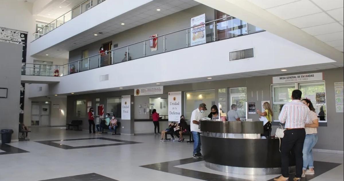 Piden captura nacional a depravado que violoacute a cuntildeada una nintildea de 12 antildeos