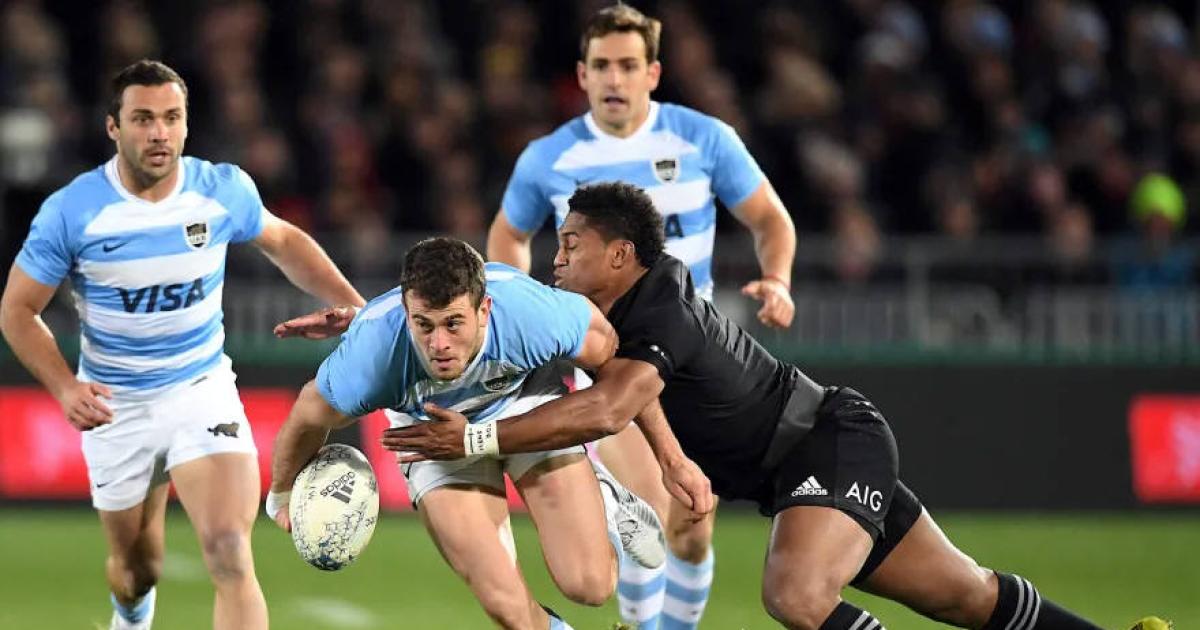 Los Pumas sufrieron ante la potencia de los All Blacks en el debut en Coacuterdoba