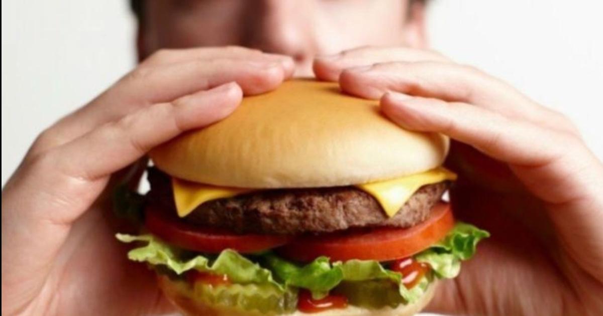 El hombre que batió el récord mundial por comer ms hamburguesas en la historia