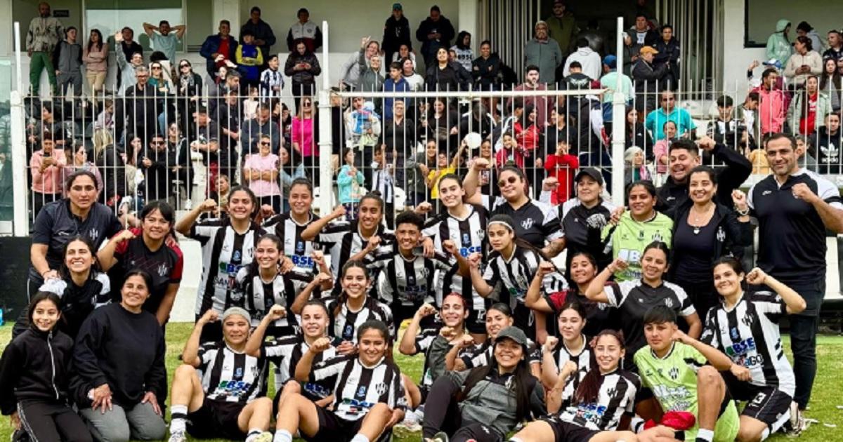 Central Coacuterdoba femenino es campeoacuten de la Regioacuten Centro y clasifica a la Copa Federal