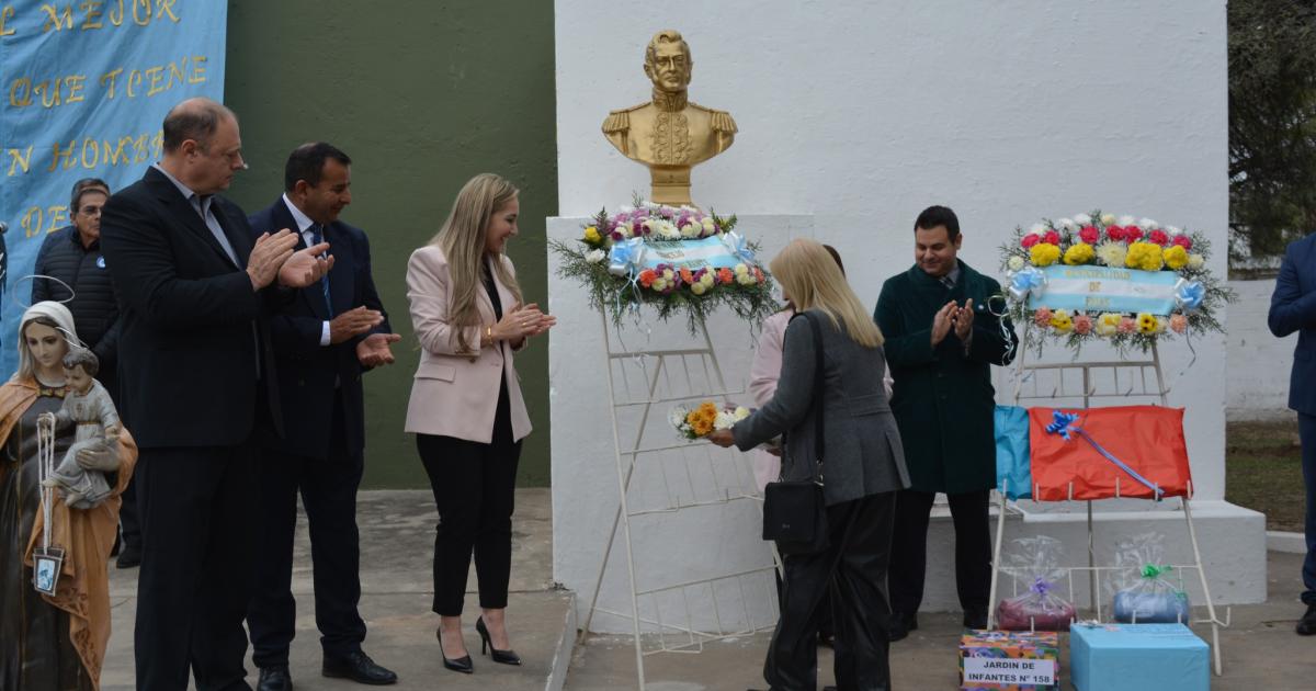 Joseacute de San Martiacuten es ejemplo de coraje y amor incondicional a su tierra