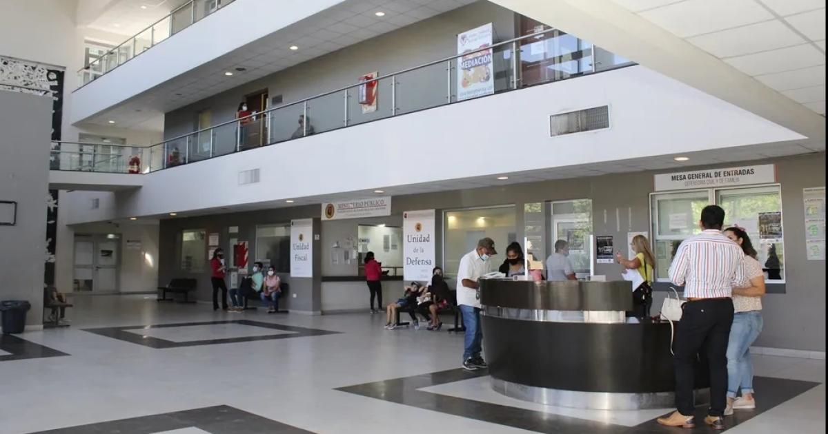 Por pelea de chicos salvaje le sacoacute los dientes a la vecina