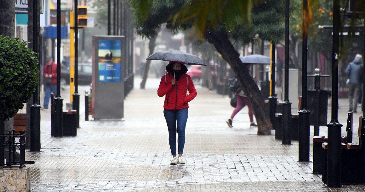 Lunes con alerta amarilla por tormentas en Santiago del Estero- a queacute hora llega la lluvia este 18 de agosto