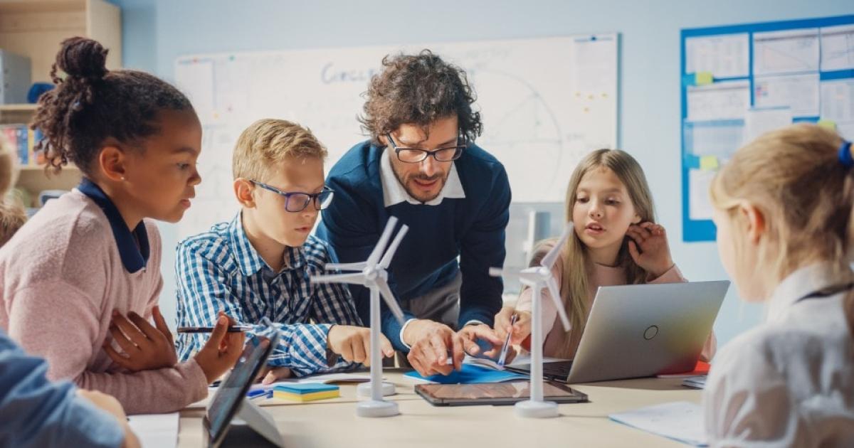 PROGRAMA  TIIC invita a estudiantes a presentar propuestas