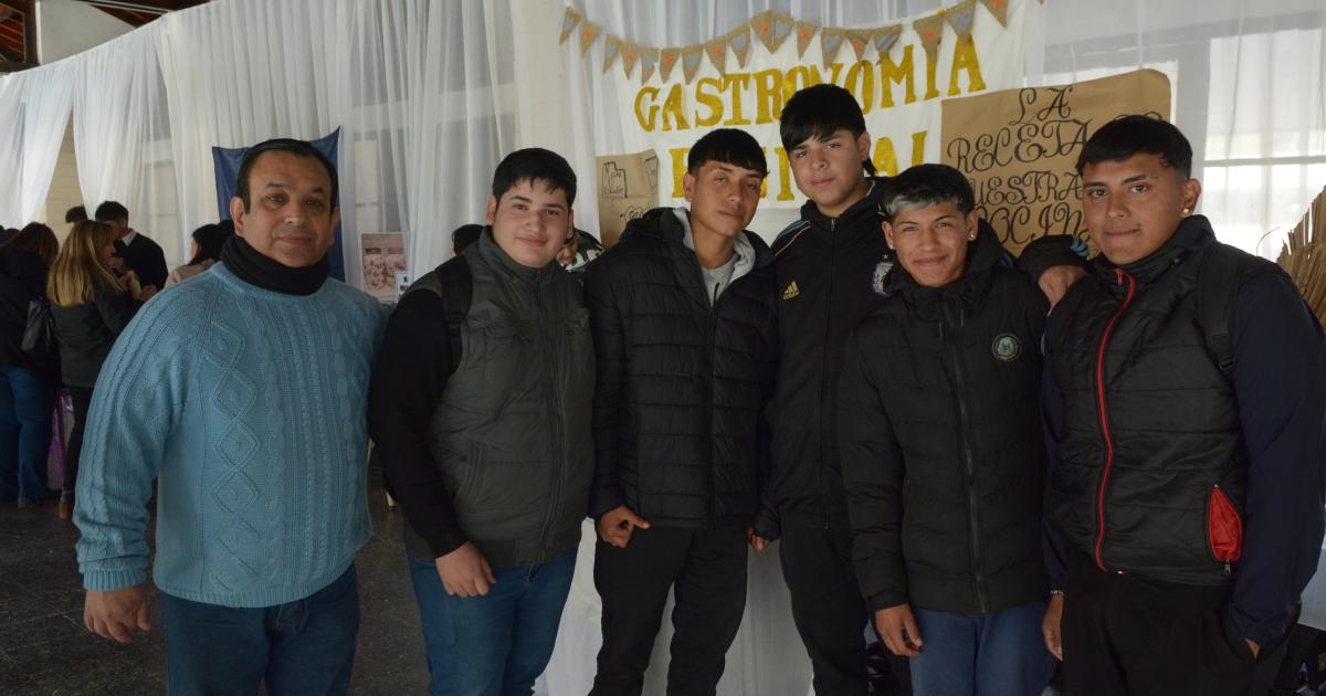 PROYECTO ESCOLAR SEMBRANDO VALORES 