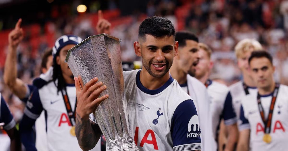 Tras el interés del Real y el Atlético Cuti Romero eligió seguir en Tottenham