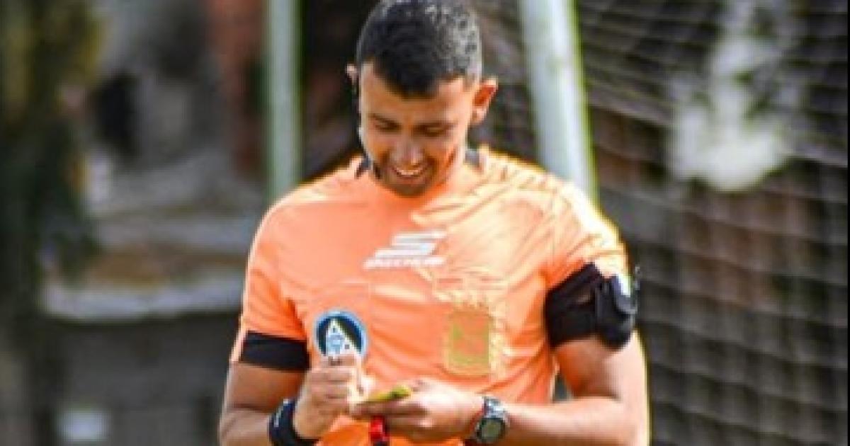 La AFA echoacute a un aacuterbitro por atentar contra los valores del fuacutetbol