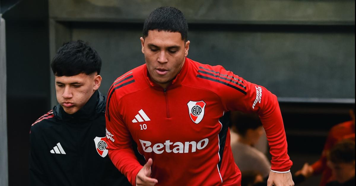 Descartan lesioacuten de Juanfer Quintero y estaraacute para la revancha del jueves