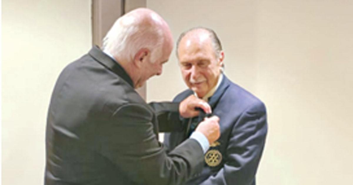 Rotary Francisco de Aguirre incorpora nuevo socio y otorga un premio