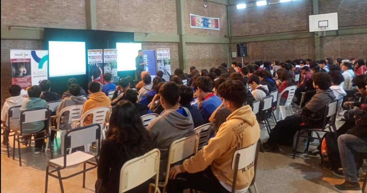 El ciclo El TC 2000 va a la Escuela se realizoacute en la ET Nordm 5 de la ciudad de Friacuteas