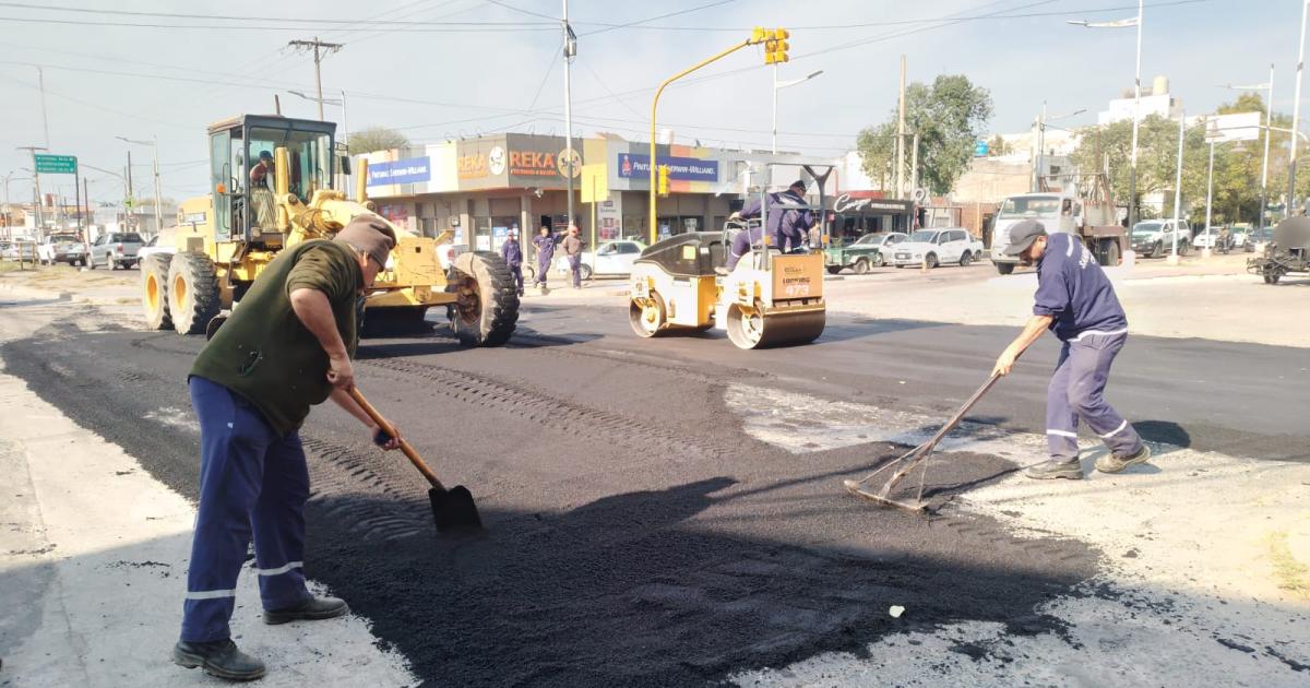 Obras Puacuteblicas de la Capital trabajoacute en el reacondicionamiento de la Av  Libertad