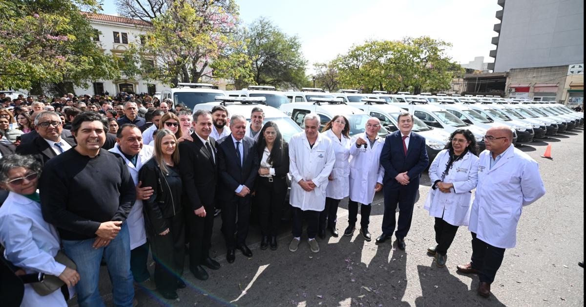 DESPLIEGUE Todos los directores de toda la provincia estuvieron presentes en una reunión con el gobernador