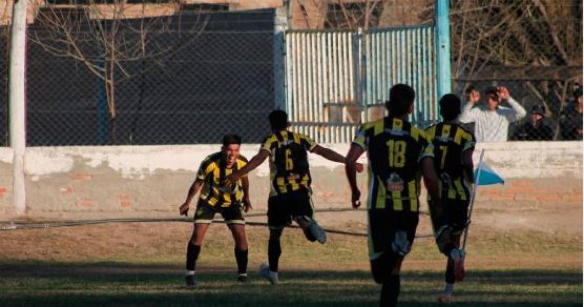 LIGA SANTIAGUEÑA EN EL PREDIO N 2 DEL CAM EN LA BANDA