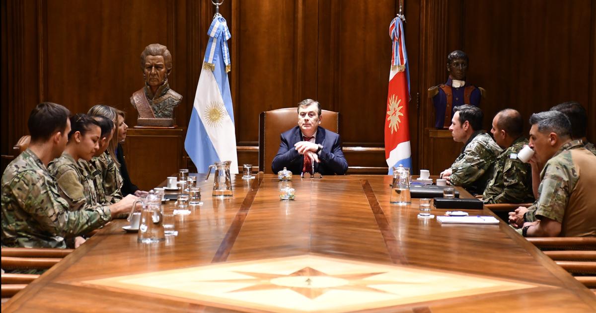 El gobernador junto a autoridades del Comando Electoral