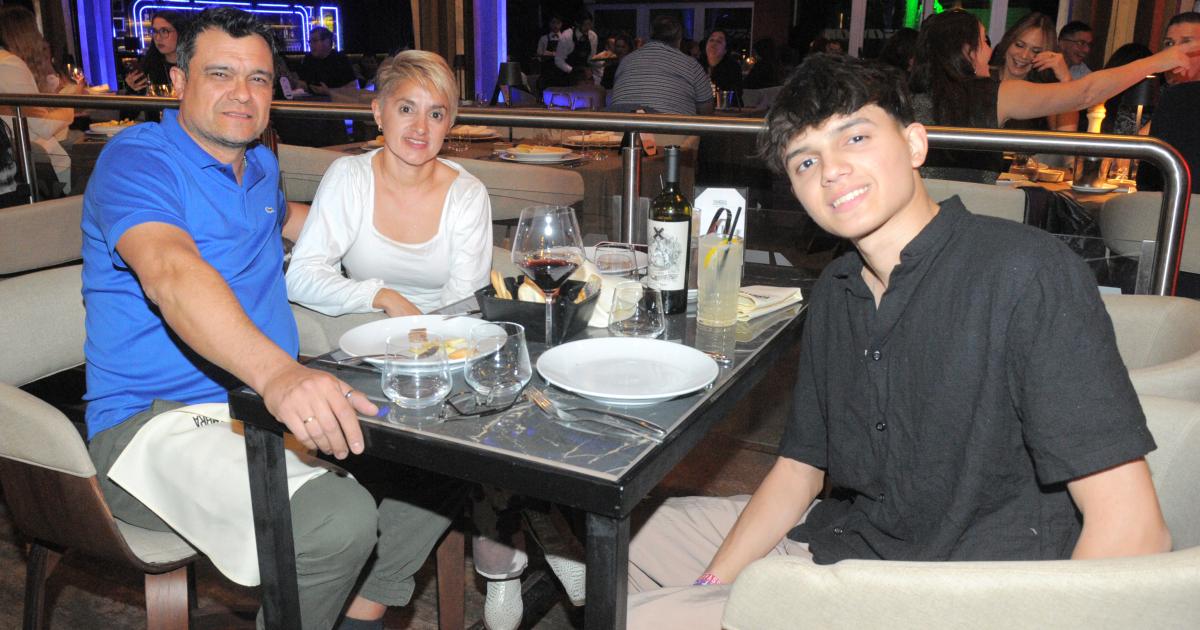 TRIBUTO A RICKY MARTIN EN ZAMBRA