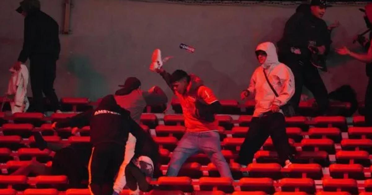 La Policiacutea bonaerense apuntoacute contra Conmebol e Independiente- Pedimos suspender en el primer tiempo