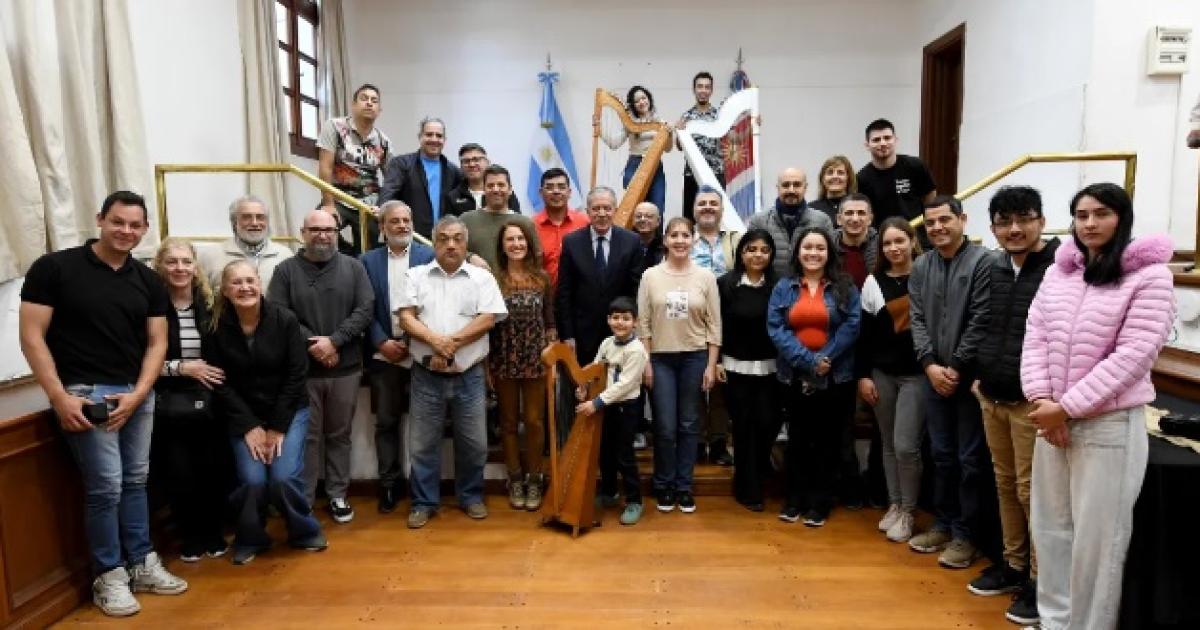 El jefe de Gabinete recibió a artistas que participarn del Mishquila de Arpas