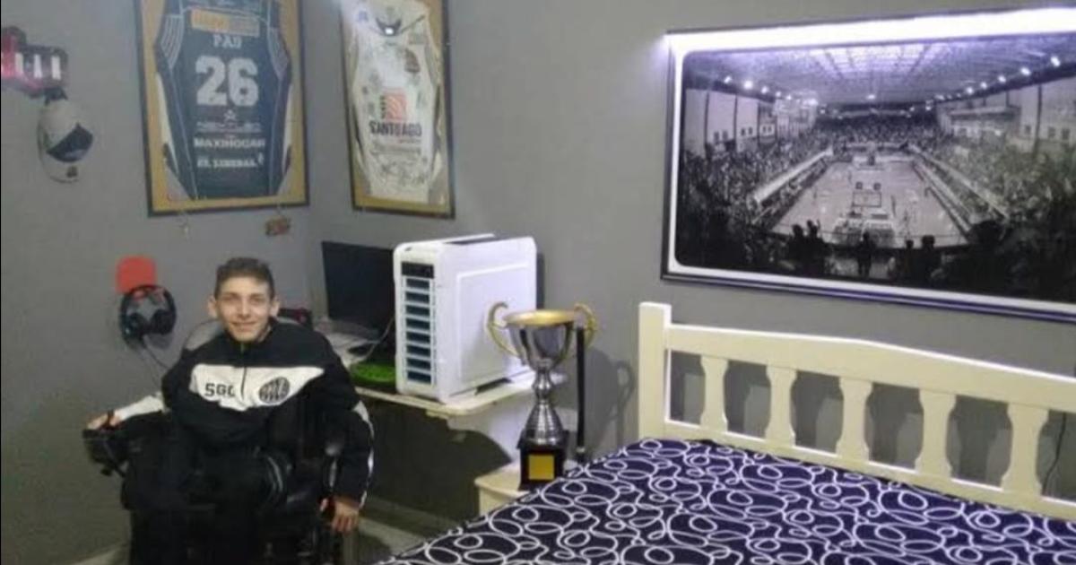 Nicols Coronel ferviente hincha del Negro (Foto- Olímpico  Redes Sociales)