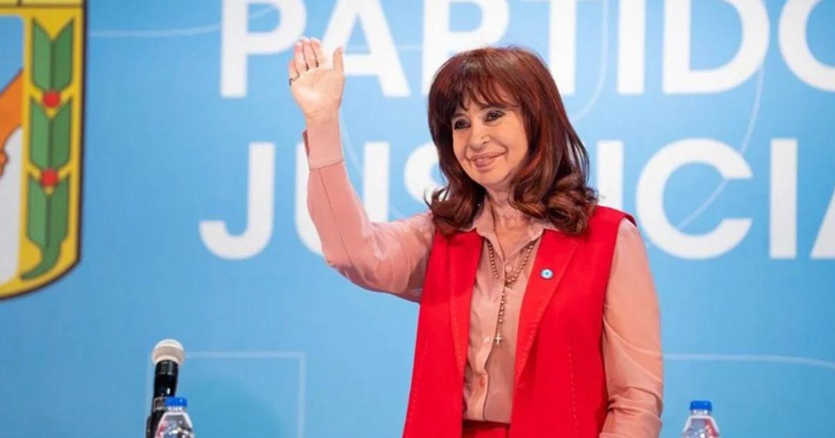 La expresidenta le dedicó un extenso posteo a Javier Milei y le reclamó que se haga responsable