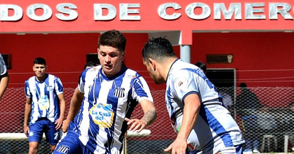 Vuelve a rodar la pelota en el Polideportivo del Zanjón