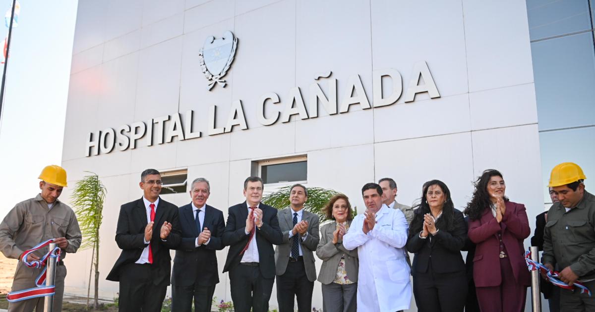 Zamora inauguroacute hospital en La Cantildeada y obras claves para el desarrollo del interior