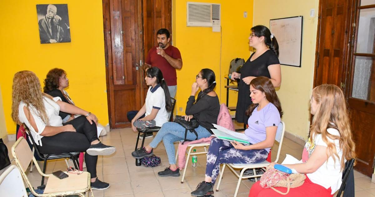 El aacuterea de la Tercera Edad organiza capacitacioacuten sobre ciberdelitos destinado a centros jubilados