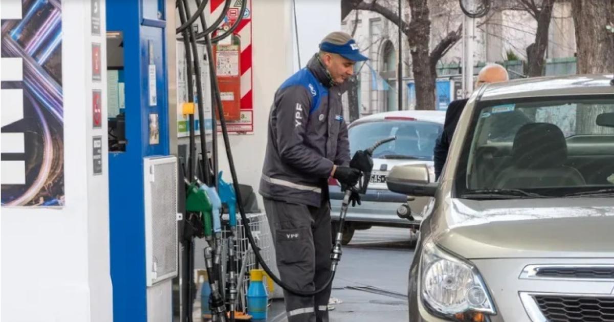 Registran una caída en la venta de combustibles en todo el país en julio y en forma interanual