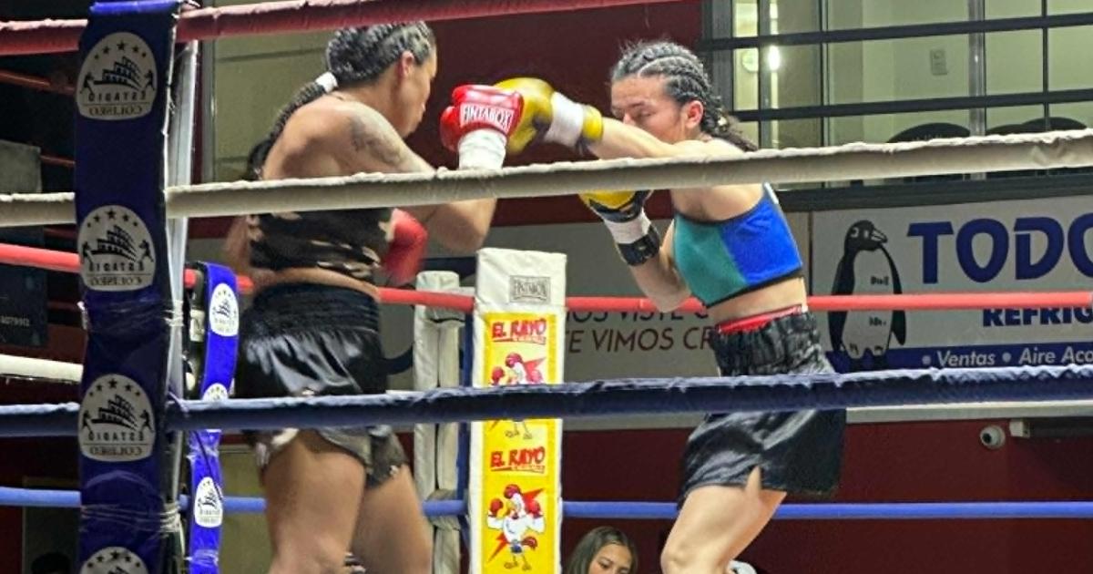 La Tigresita Acuntildea se quedoacute con el duelo de invictas en el Coliseo de La Banda