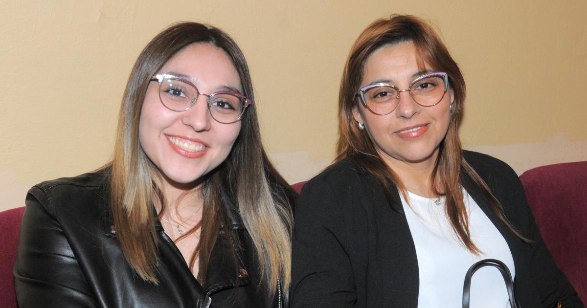 EL HUMOR SE HIZO PRESENTE EN EL TEATRO CON JENNY LA PARAGUAYA