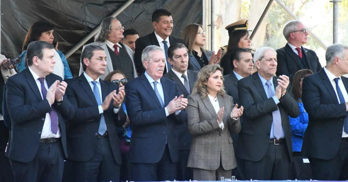 La intendente Fuentes participoacute del acto por un nuevo aniversario de la Policiacutea de la Provincia