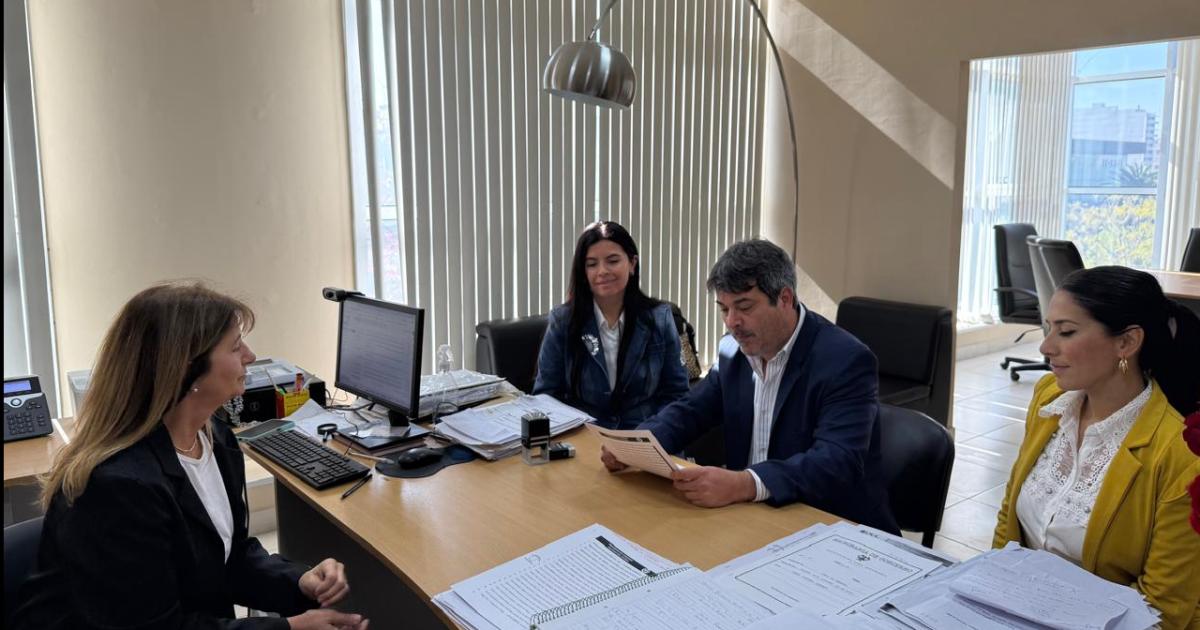 El Gobierno transfirioacute a Suncho Corral el edificio donde funciona la comuna 