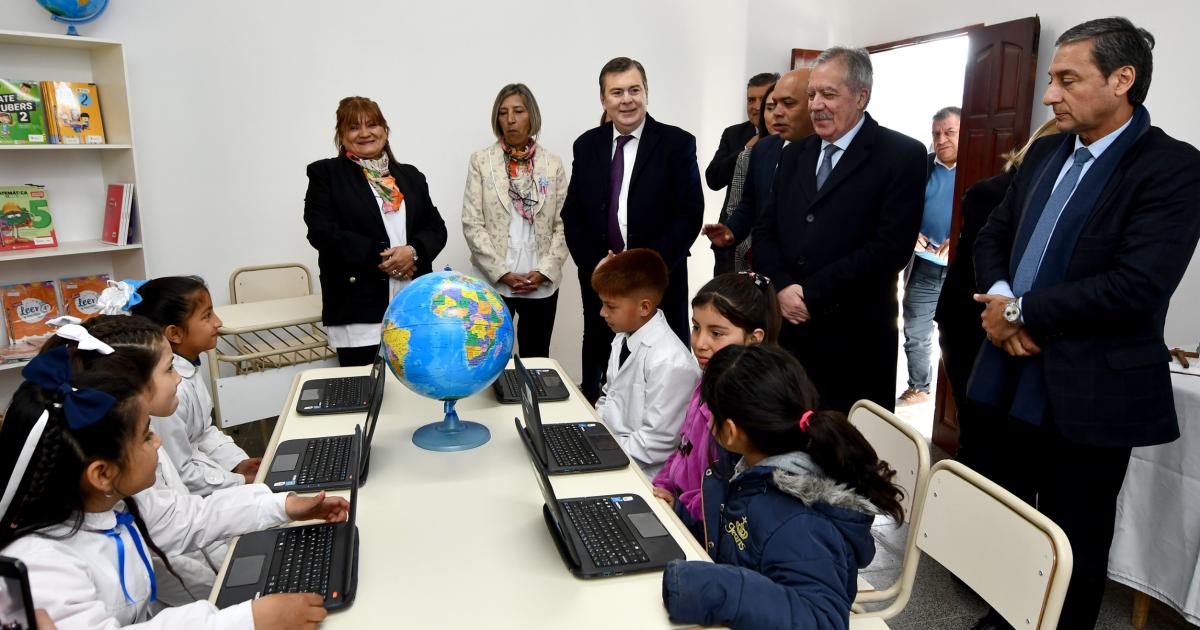 No son tiempos faacuteciles los que se viven y tenemos que afrontarlos con esperanza y solidaridad