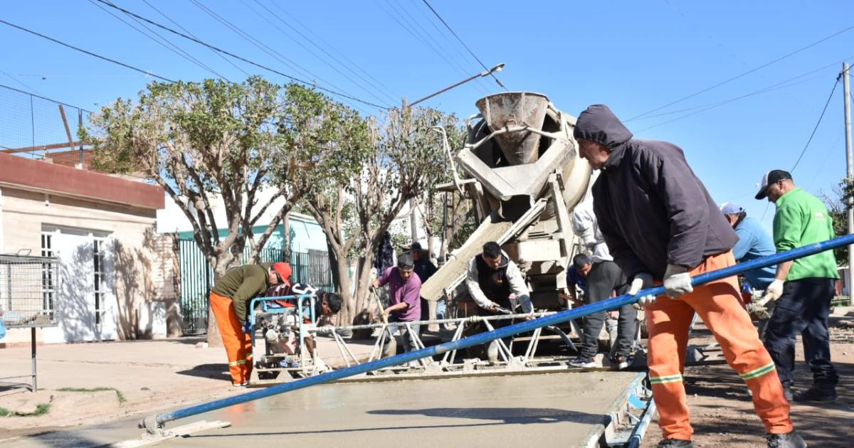 Contina el plan de pavimentación en la Ciudad de la Amistad
