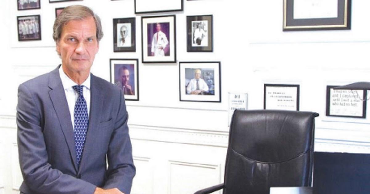 Médico argentino el neurólogo Conrado Estol