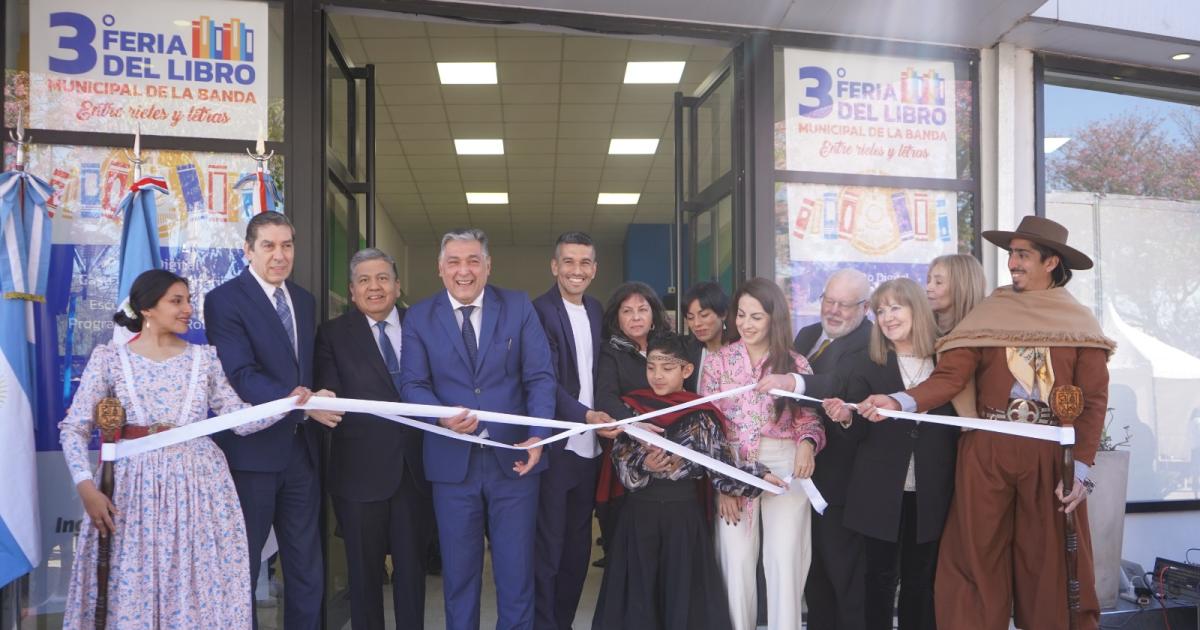 Nediani inauguroacute la 3ordf edicioacuten de la Feria del Libro Municipal