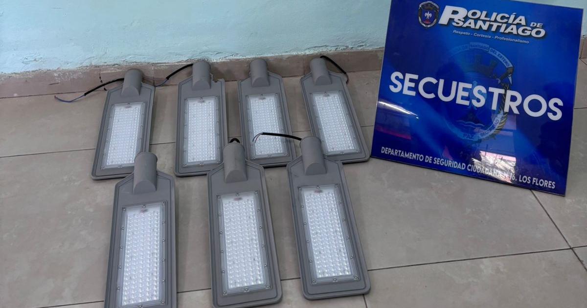 Recuperan siete reflectores robados en el barrio Los Flores