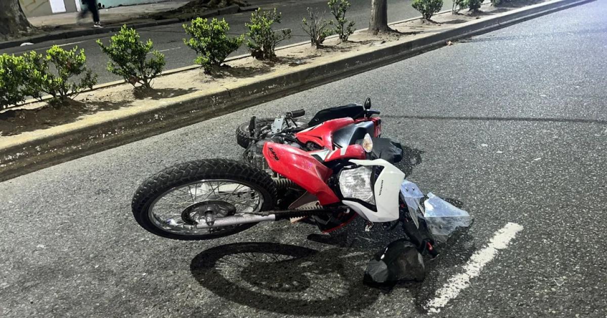 Horror- encuentran muerto a un repartidor de aplicacioacuten junto a su moto y su mochila