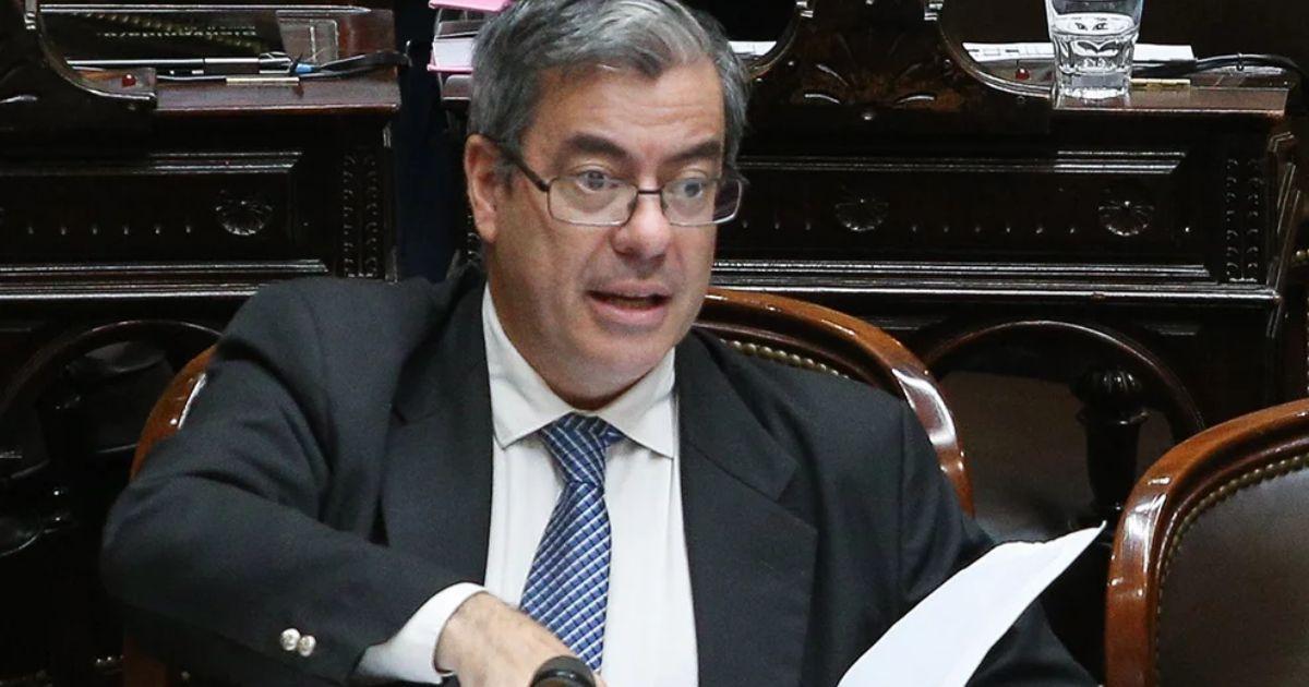 Germn Martínez cuestionó también al ministro Caputo