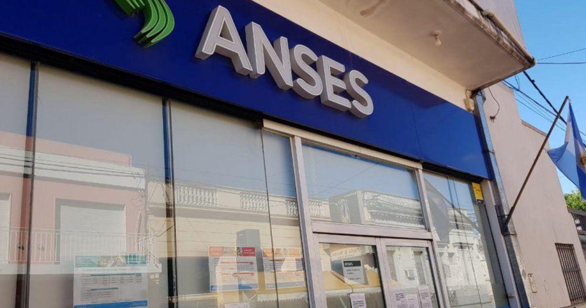 Coacutemo obtener el comprobante de empadronamiento a una obra social en la web de ANSES