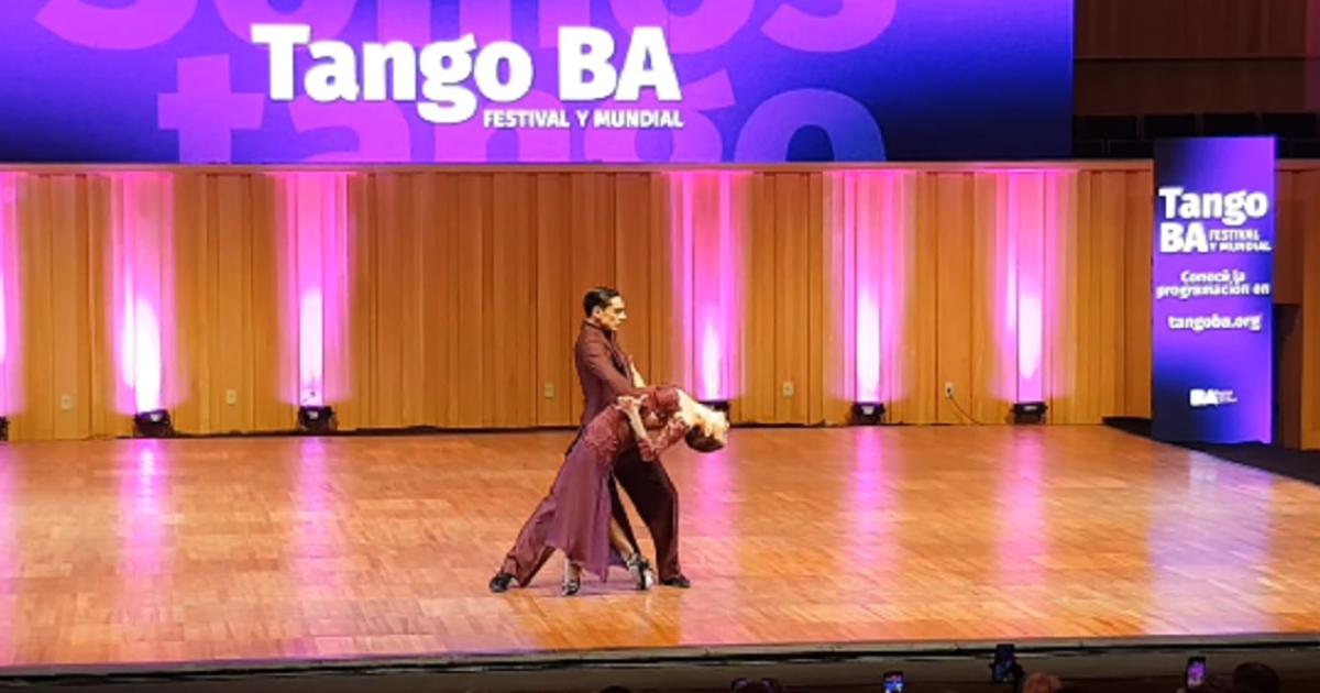 Orgullo santiaguentildeo en el Mundial de Tango- tres parejas avanzan a cuartos de final en Buenos Aires