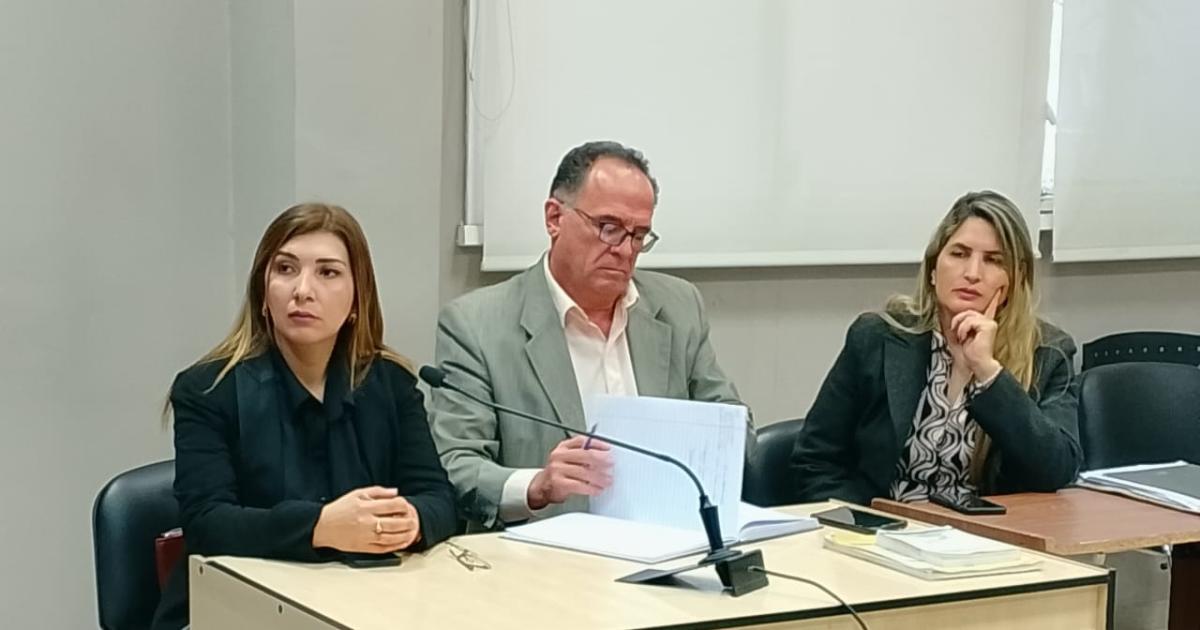 UN AÑO ENCERRADOS- Los dos sindicados de matar al anfitrión presos por un año mínimo Para la Fiscalía bebieron y después doblegaron a golpes a la víctima Agonizó y murió 48 horas después en el Cis Banda