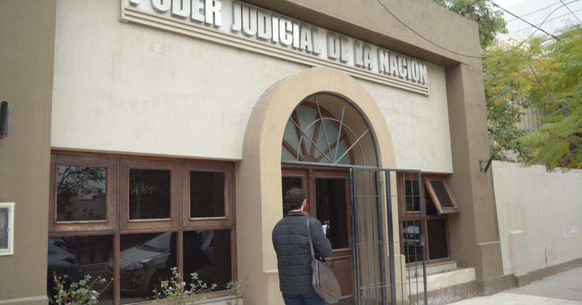 MEDIDA- El procesamiento al quinteto fue notificado ayer a las partes trascendió Para el magistrado y el fiscal las pruebas -en especial los informes bancarios- serían contundentes