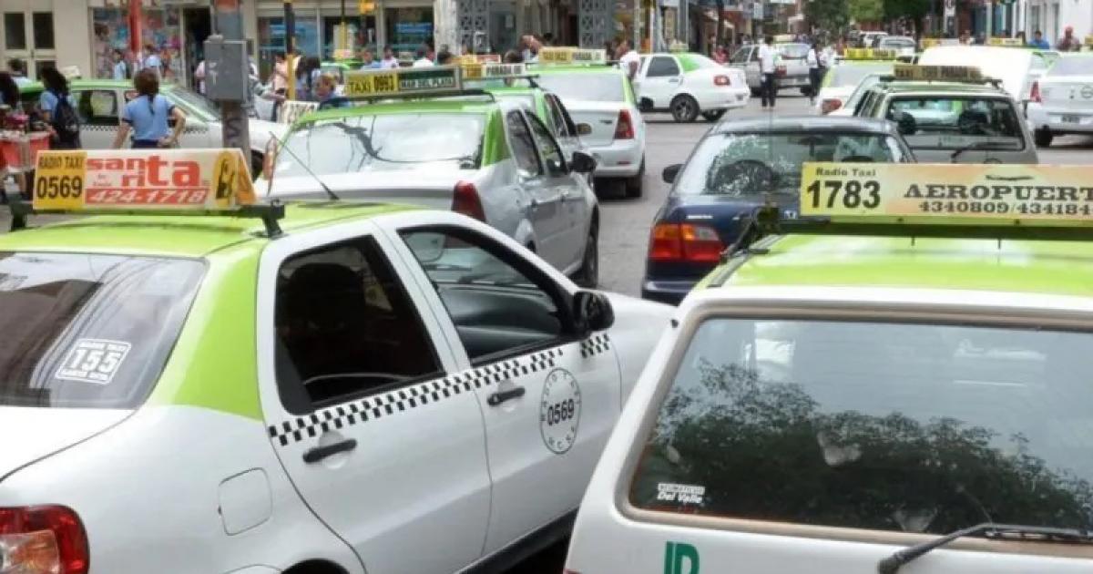 A partir de la medianoche rige la nueva tarifa de taxis en la Capital que aprobó el Concejo