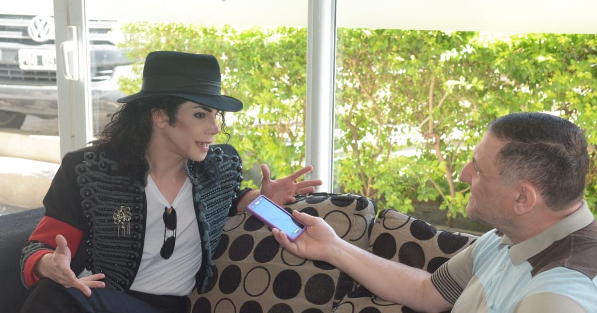 Leo Blanco da vida a Michael Jackson