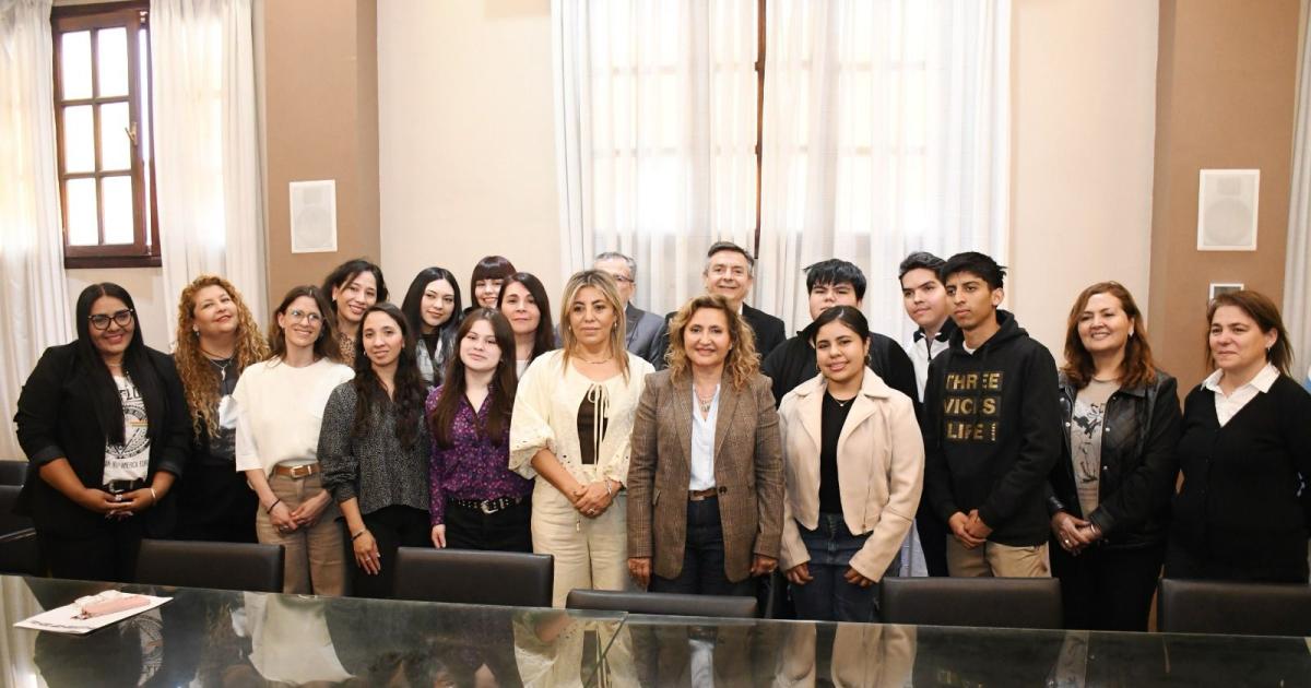 Fuentes firmoacute un convenio con el San Martiacuten de Porres