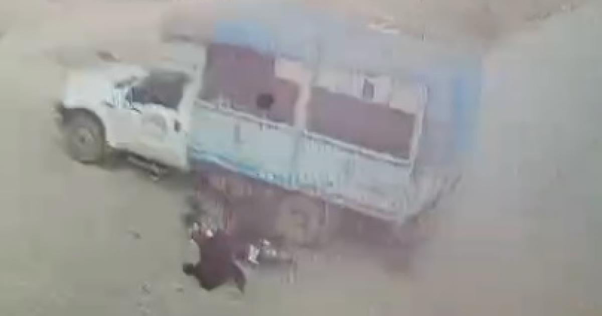 Fallecioacute el joven que impactoacute con su motocicleta contra un camioacuten que realizaba reparto 