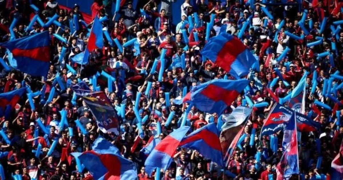 La Hinchada de San Lorenzo y Sacachispas se burlan del escndalo de Karina Milei 