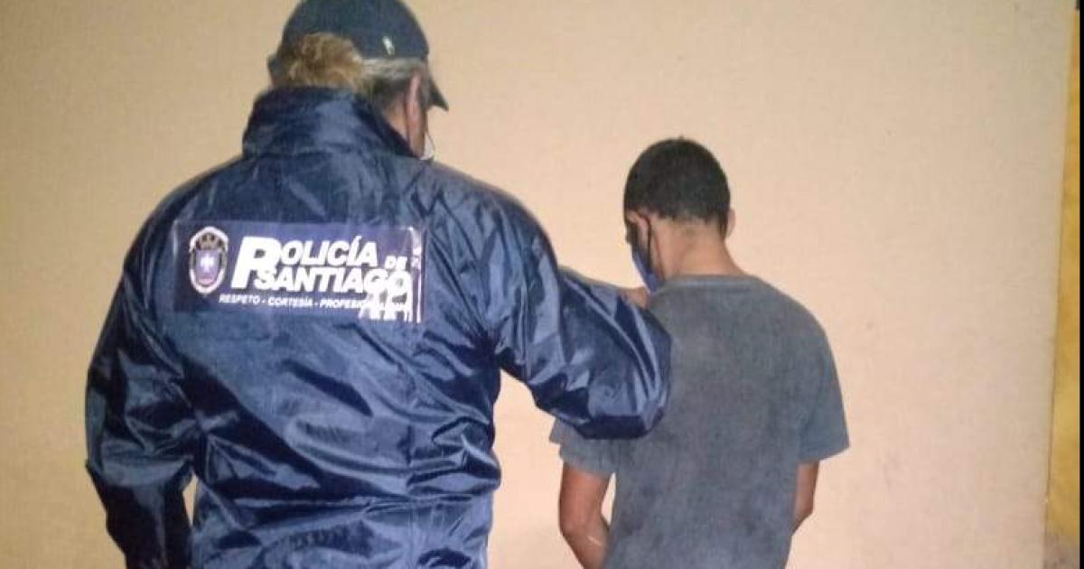 Le rompioacute vaso de vidrio en la cabeza y la llevoacute al monte para matarla